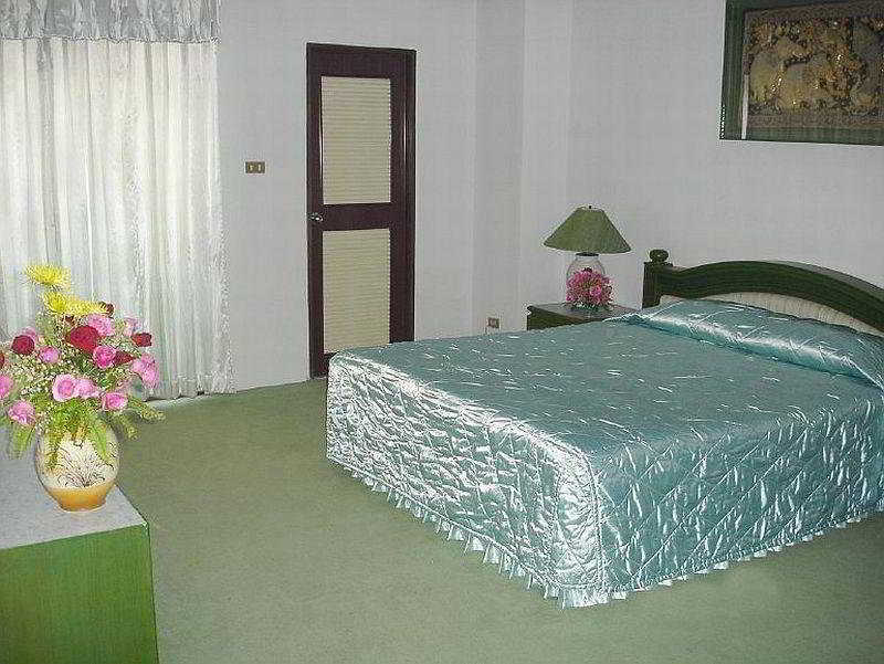 Chiangmai Ratanakosin Hotel Chiang Mai Extérieur photo